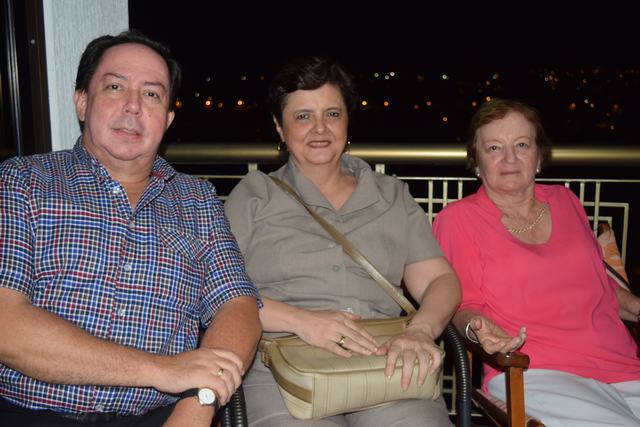 Eduardo Borrero, María Beatriz Ferro y Gladys de Guzmán.